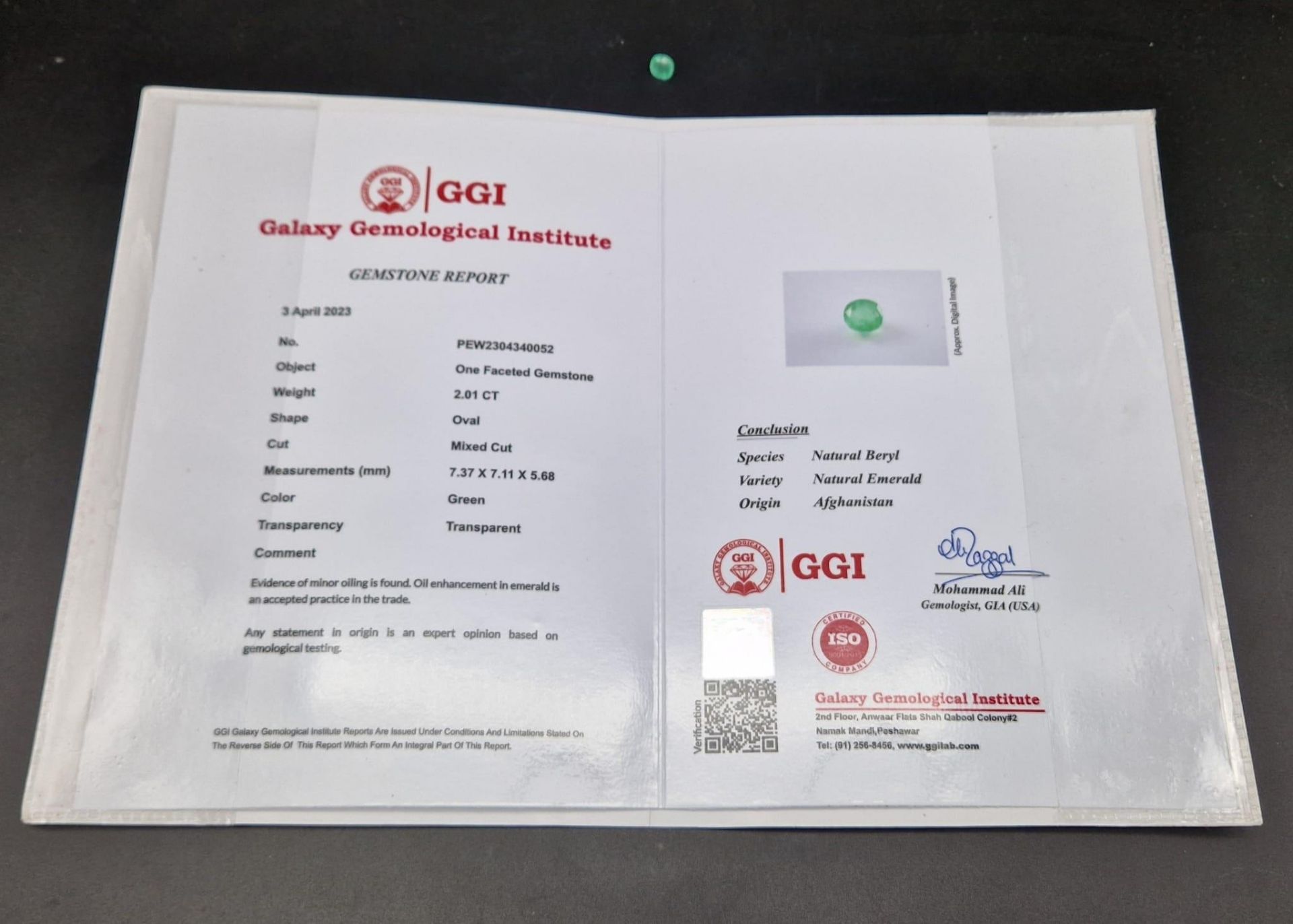 A Rare 2.01ct Oval Cut Emerald from Afghanistan. Untreated, and comes with a GGI certificate. - Image 3 of 5