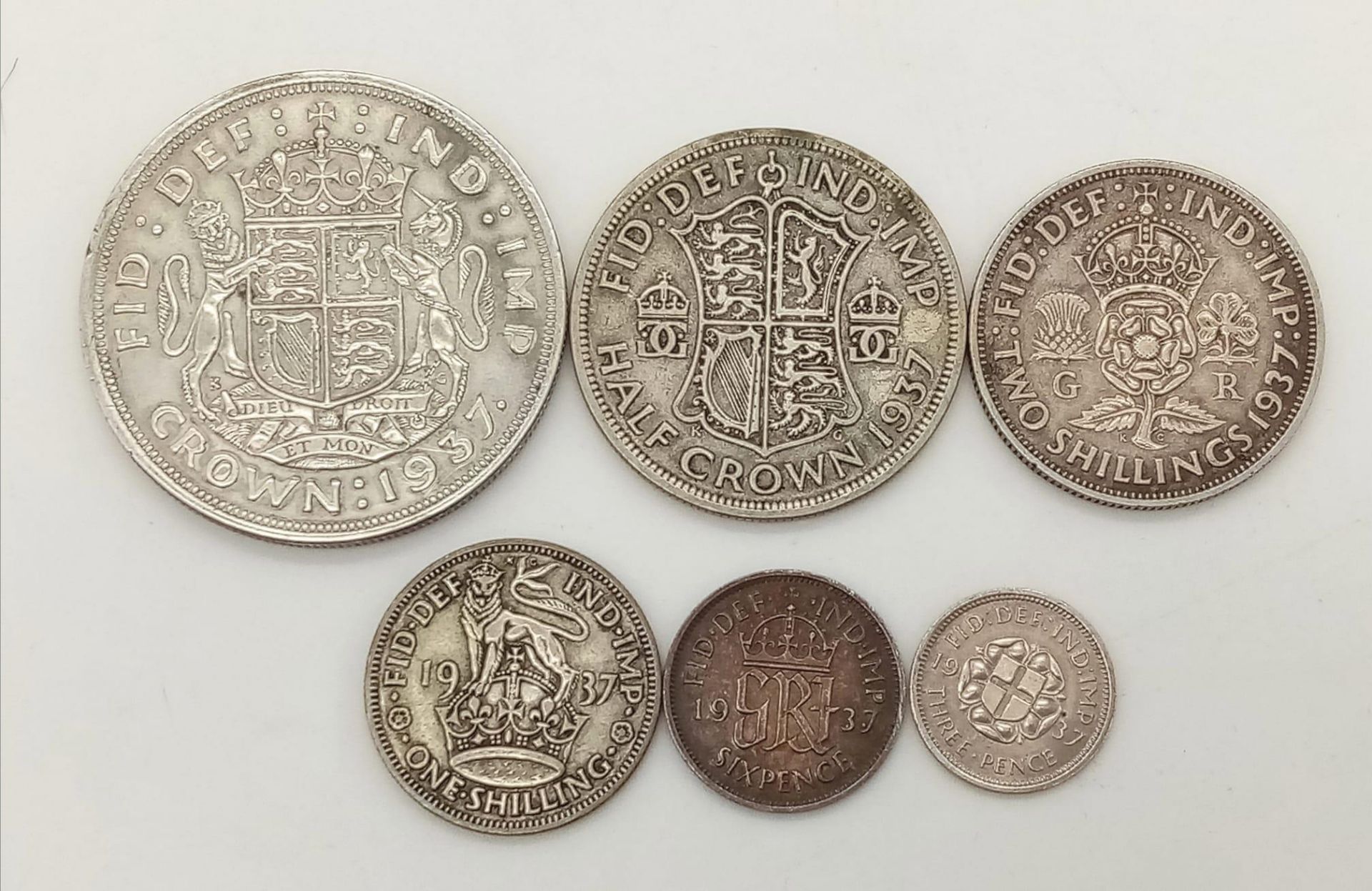 A Full Set of 1937 Silver British Coins Comprising: A Crown (Mint State), Half Crown (Very Fine), - Bild 2 aus 2