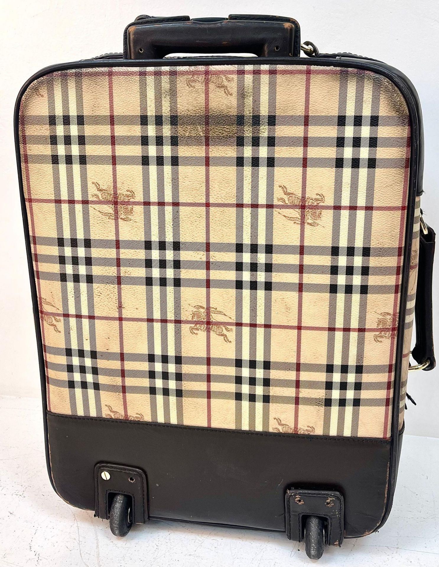 A BURBERRY "CARRY ON" SUITCASE WITH CLASSIC BURBERRY LIVERY. 36 X 52cms - Bild 2 aus 5