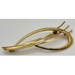 A 9K Yellow Gold Abstract Brooch. 5.5cm. 2.55g