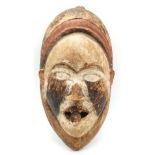 AN AFRICAN TRIBAL MASK POSSIBLY SONGYE/CONGO 17 X 30cms