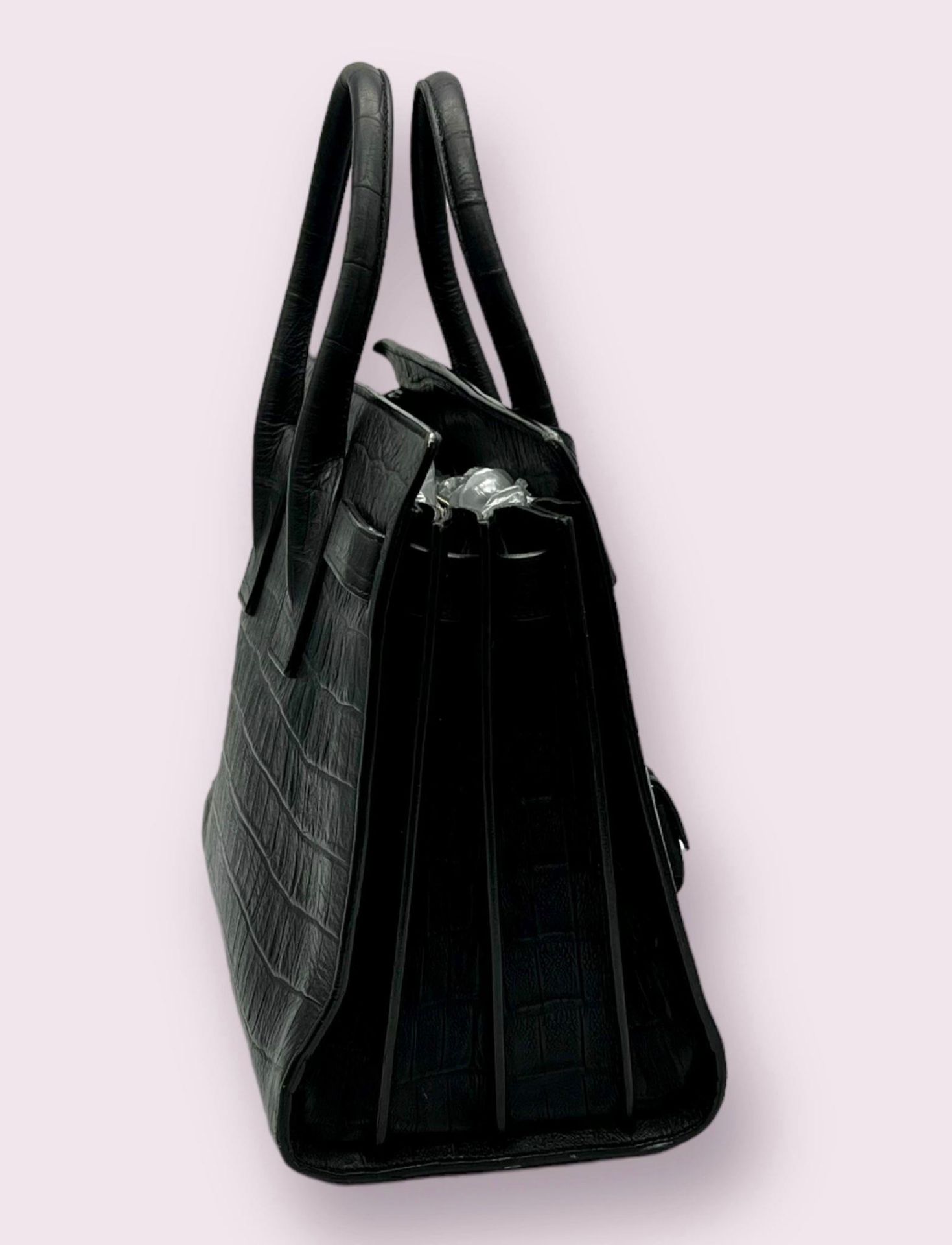 A Saint Laurent Sac de Jour Black Leather Tote Bag. Textured crocodile embossed black leather - Bild 3 aus 7