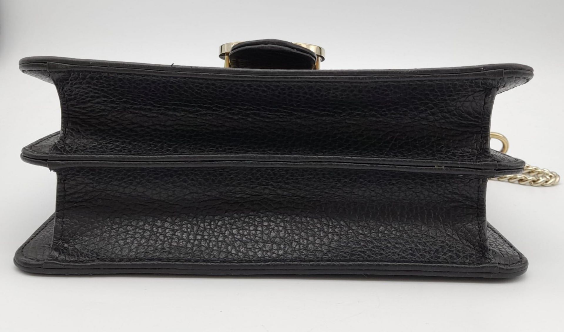 A Classic Gucci Interlocking Black Leather Hand/Shoulder bag. Gold tone hardware, Built in chain - Bild 5 aus 8
