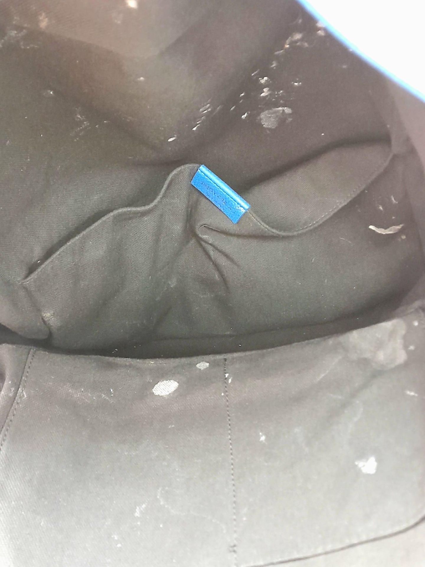A Jimmy Choo Blue Leather Backpack. Exterior pocket. Tough textile shoulder straps. Spacious - Bild 11 aus 13