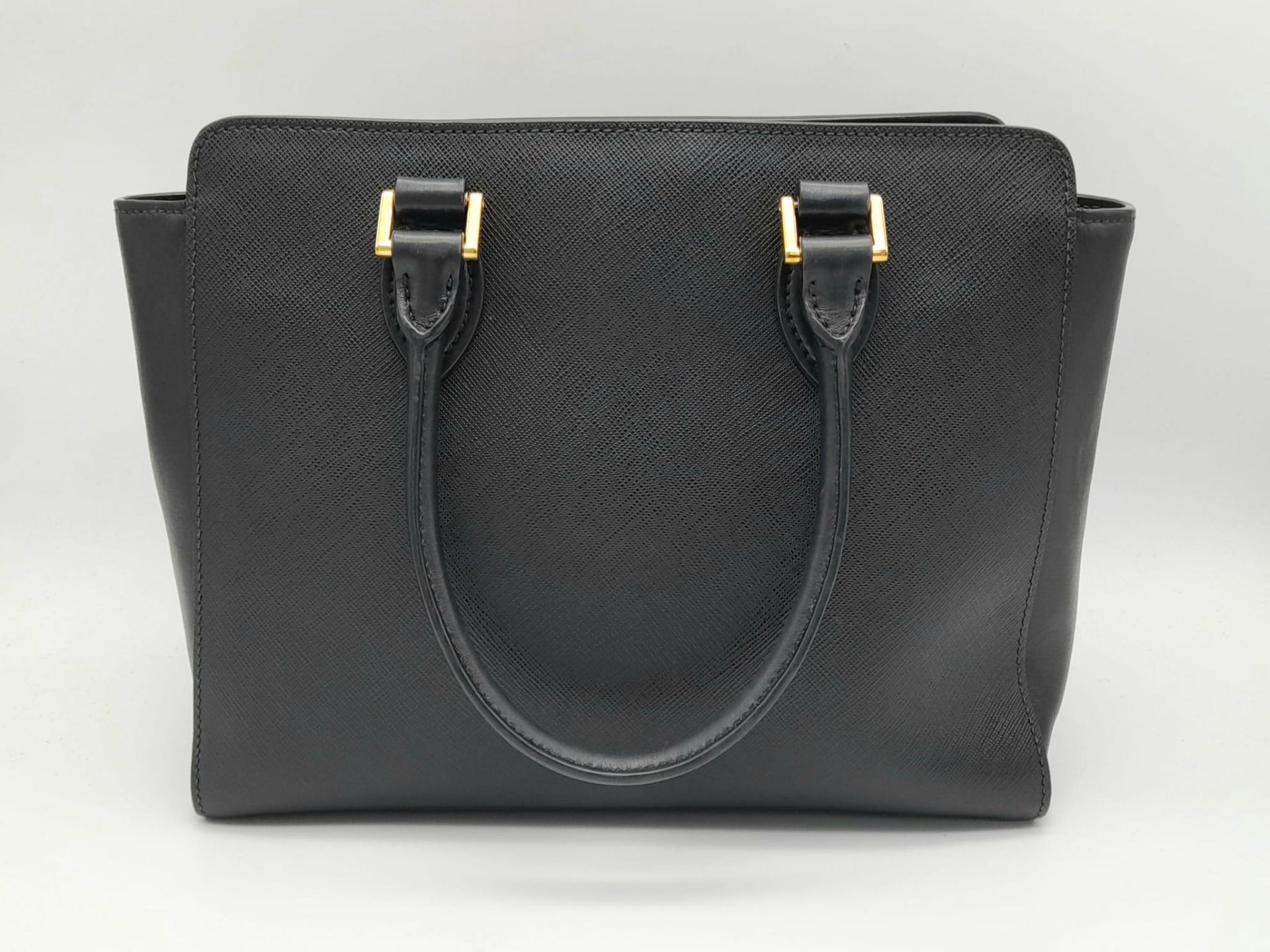 A Prada Black Leather Handbag with Adjustable Shoulder Strap. Textured leather with gold-tone - Bild 6 aus 8