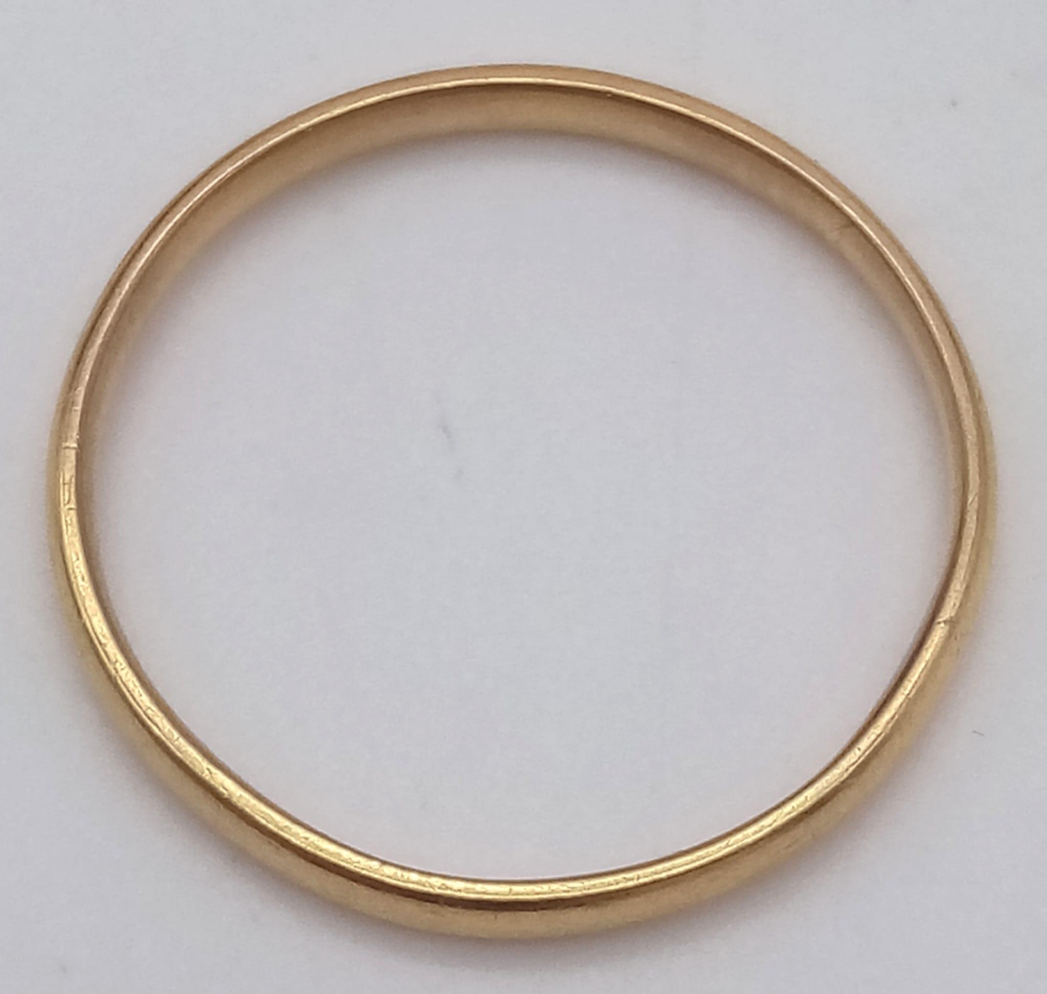 A Vintage 22K Yellow Gold Thin Band Ring. Size O. 1.76g - Image 4 of 5