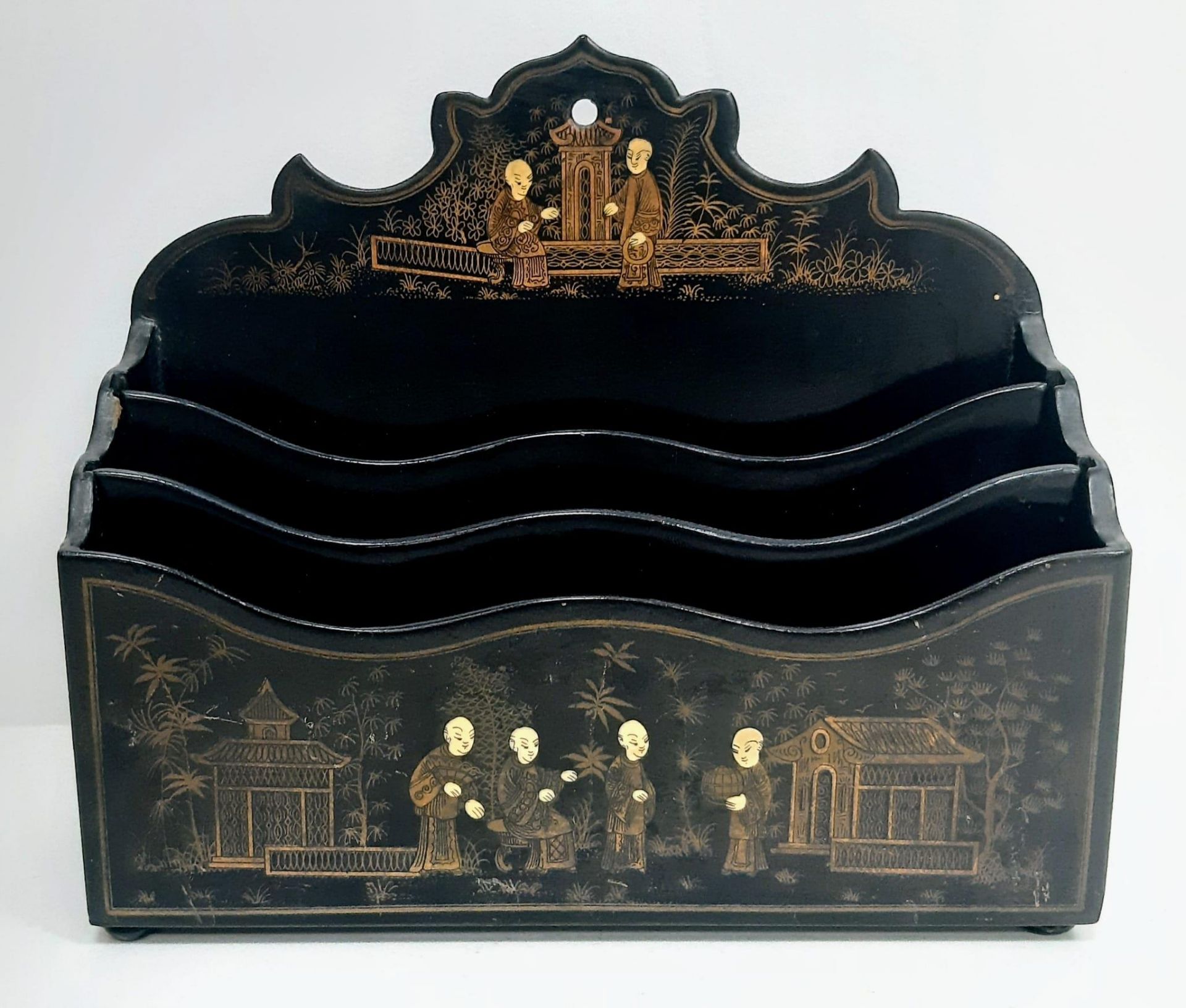 An Exceptional Quality Victorian Gilded Paper Mache Letter Rack - Decorated in a chinoiserie
