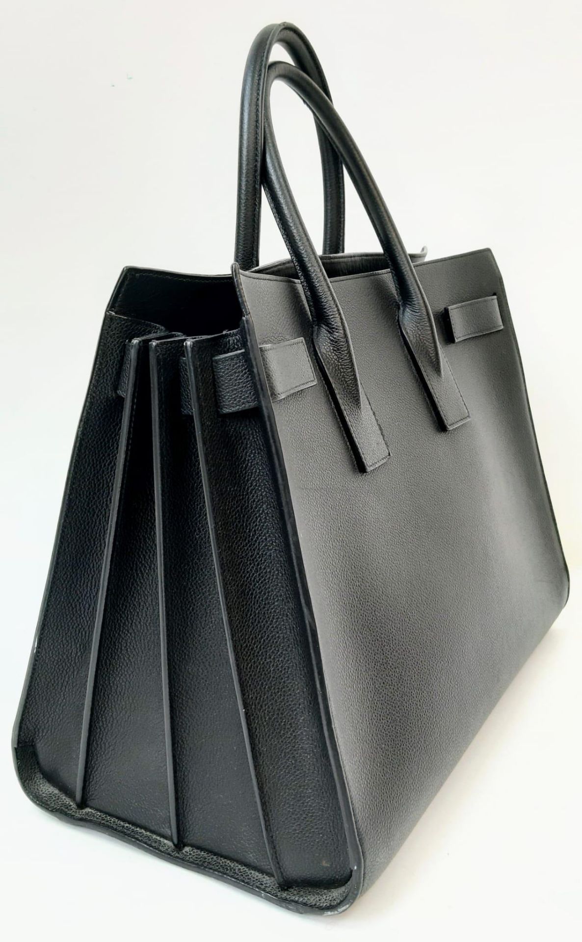 A Classy YSL Black Leather Sac de Jour Tote Bag. Textured calf leather exterior with twin handles. - Bild 4 aus 8