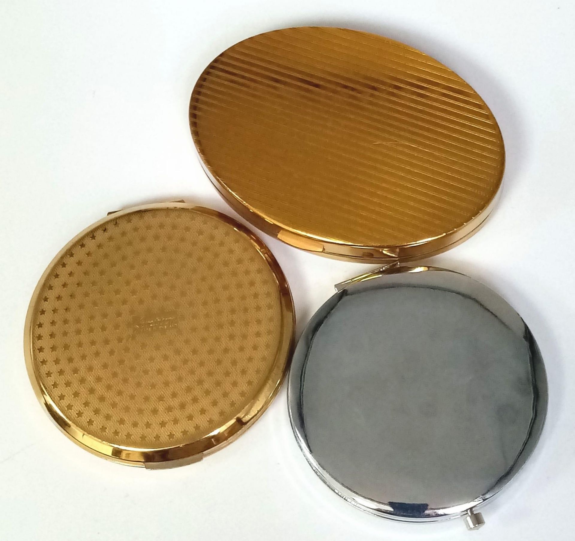 Three Vintage Compacts. Floral and wildlife decoration. All in good condition. One compact is a - Bild 2 aus 4