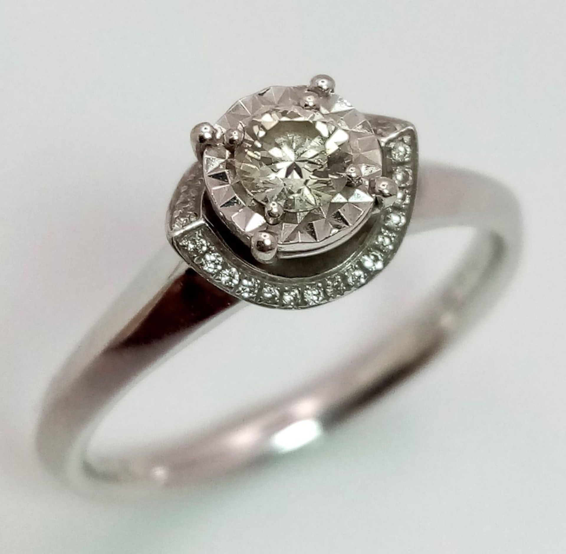 18K WHITE GOLD DIAMOND SOLITAIRE RING 0.18CT 3.6G SIZE M - Image 2 of 4