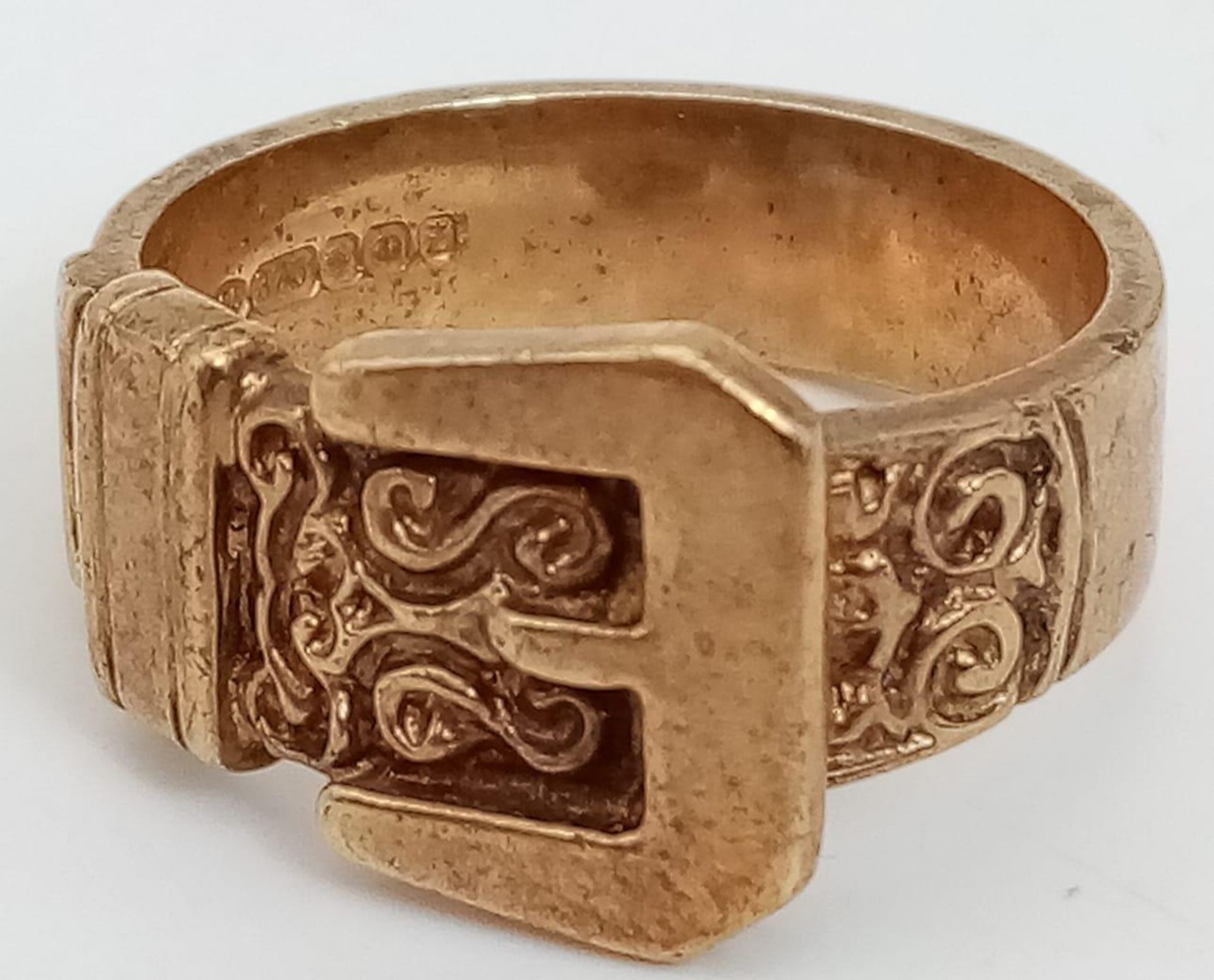 A Vintage 9K Yellow Gold Belt Buckle Design Ring. Size W 1/2. 9.81g