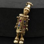 A LARGE 9K YELLOW GOLD GEM SET CLOWN PENDANT, WEIGHT 9.7G AND 5CM LONG APPROX