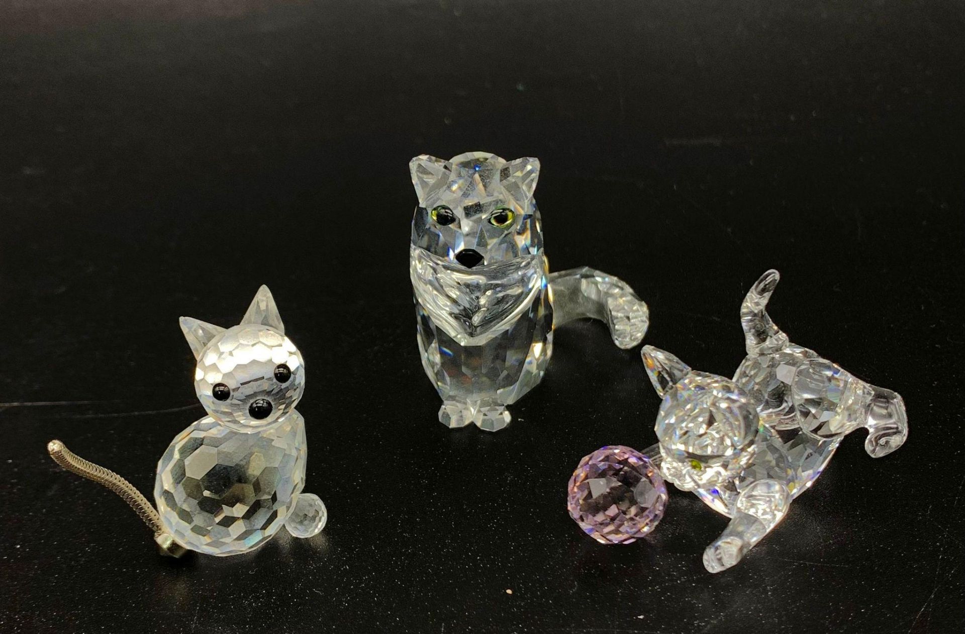 3 BRAND NEW SWAROVSKI CRYSTAL FIGURES OF CATS (SEE PHOTO'S)