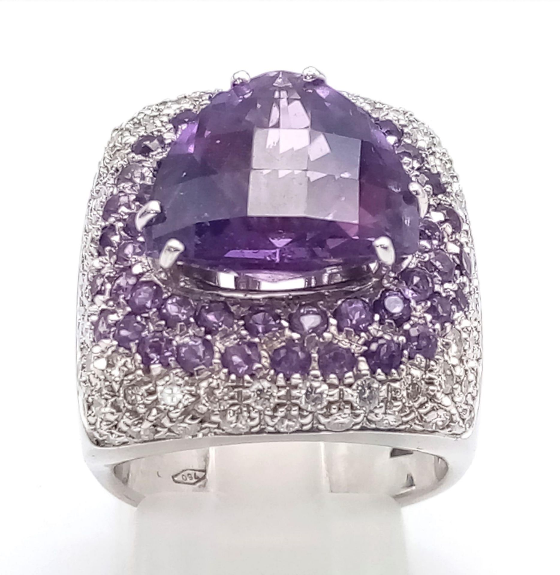 A FABULOUS 18K WHITE GOLD DIAMOND AND AMETHYST RING WITH MATCHING EARRINGS . 35.5gms - Image 3 of 12
