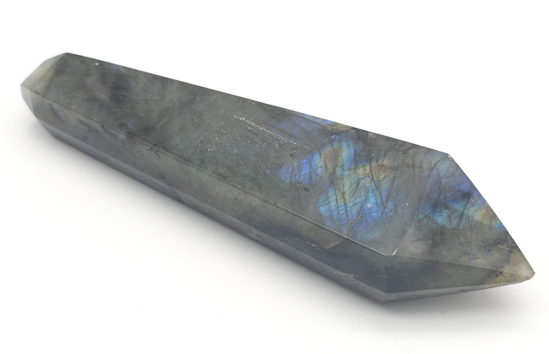 A fancy shaped, labradorite (variety blue flash) smoking pipe. In clean/unused condition with no - Bild 5 aus 9