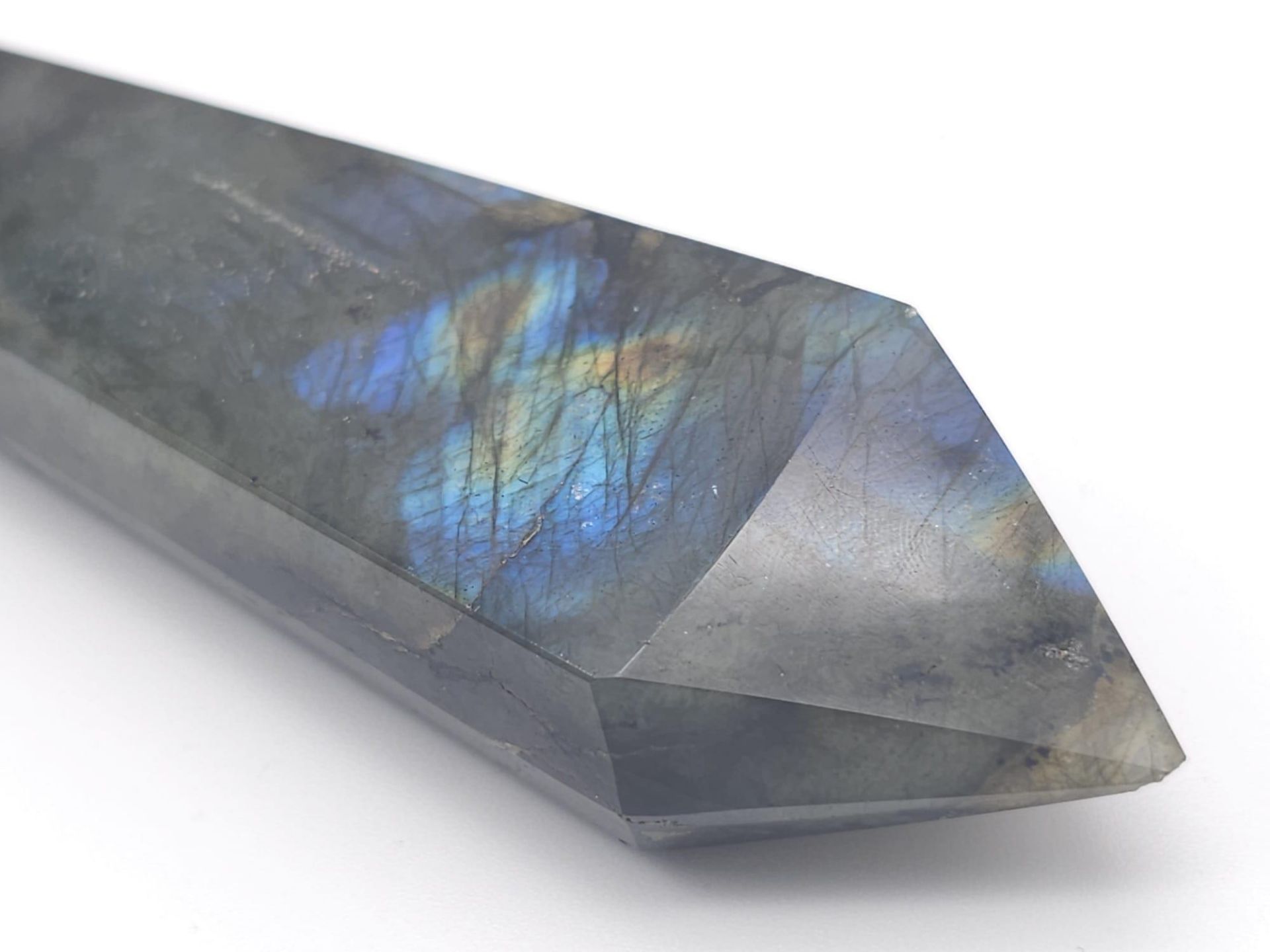 A fancy shaped, labradorite (variety blue flash) smoking pipe. In clean/unused condition with no - Bild 7 aus 9