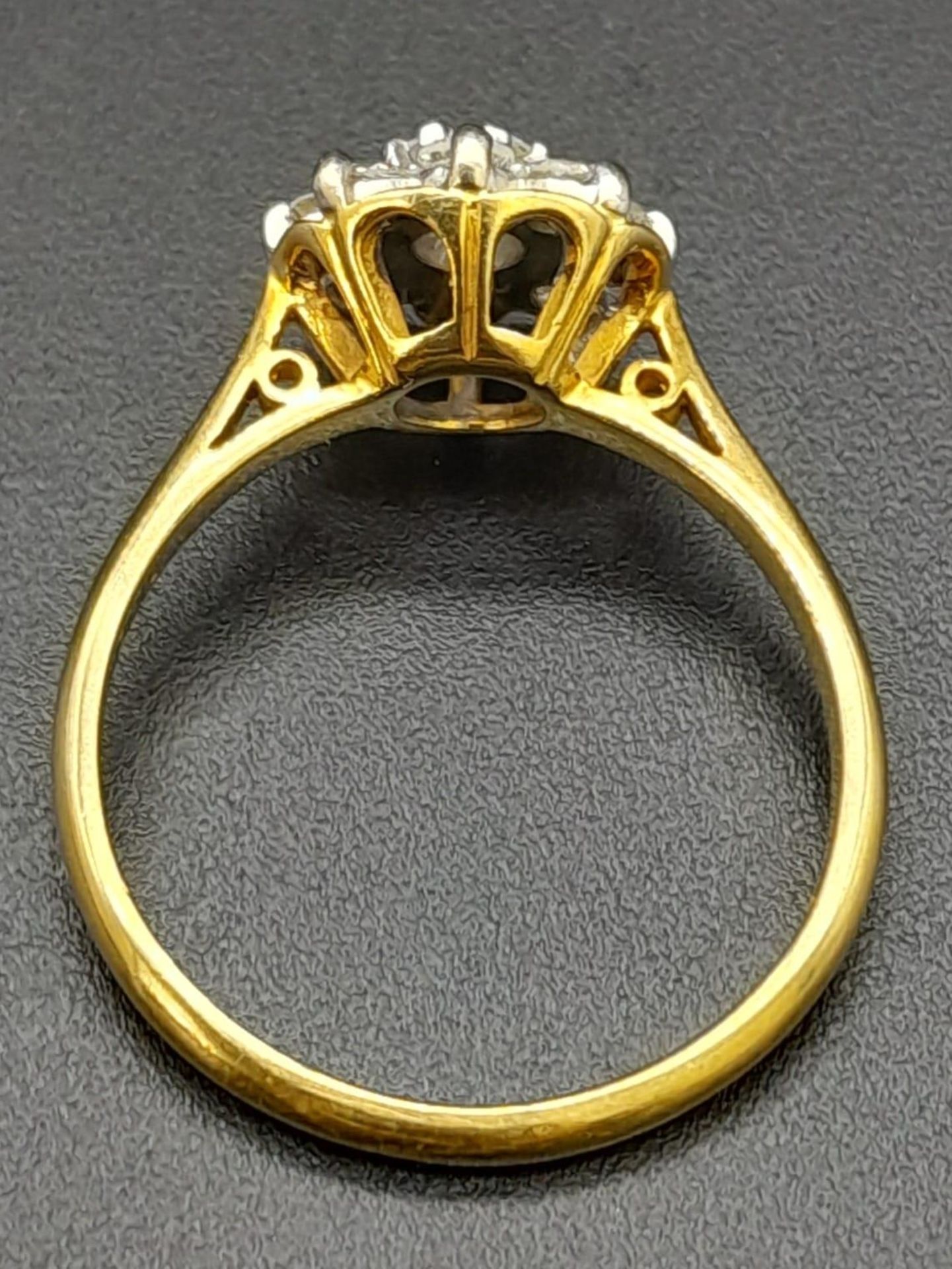 A 18K YELLOW GOLD DIAMOND CLUSTER RING 0.40CT. TOTAL WEIGHT 3.35G. SIZE N. - Image 4 of 5