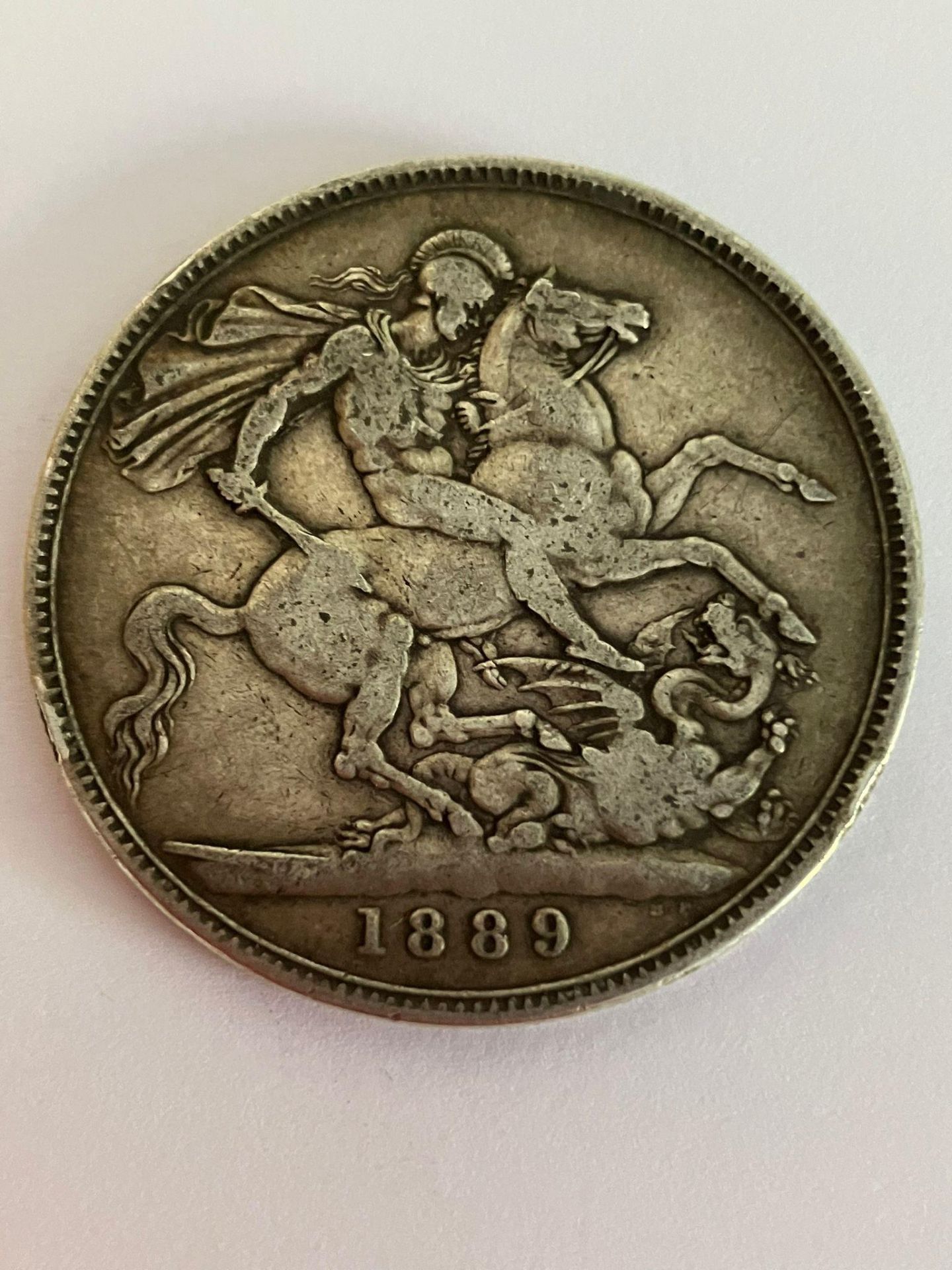 Victorian SILVER CROWN 1889 in Extra fine condition. Having clear and raised detail to both sides.