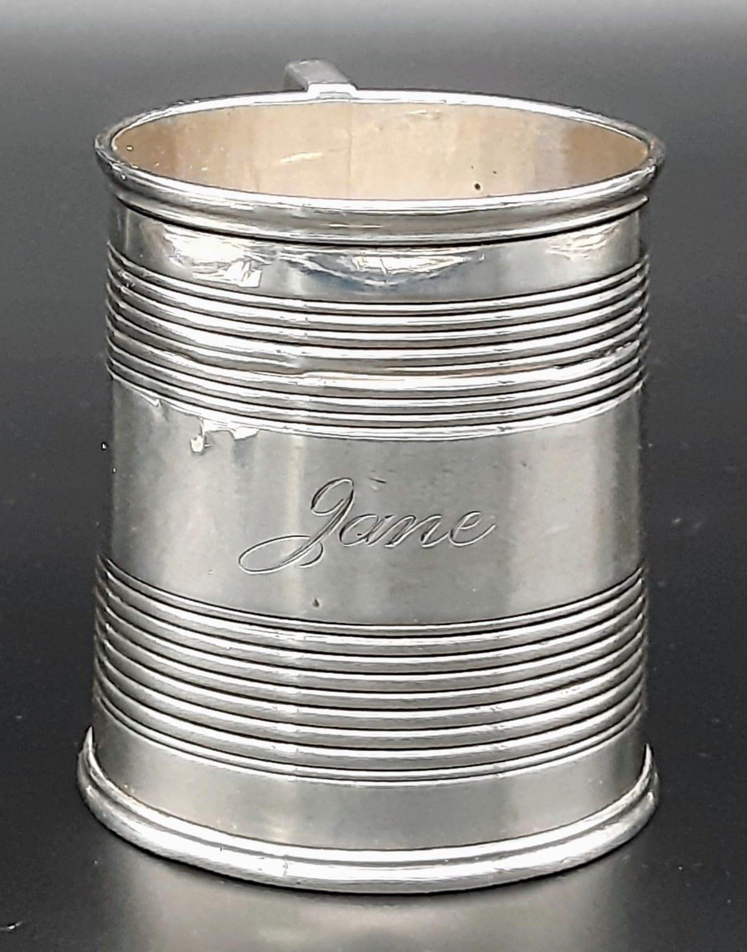 A Small Antique 925 Silver Tankard Dedicated to Jane with Six 925 Silver Teaspoons. Tankard - London - Image 4 of 10