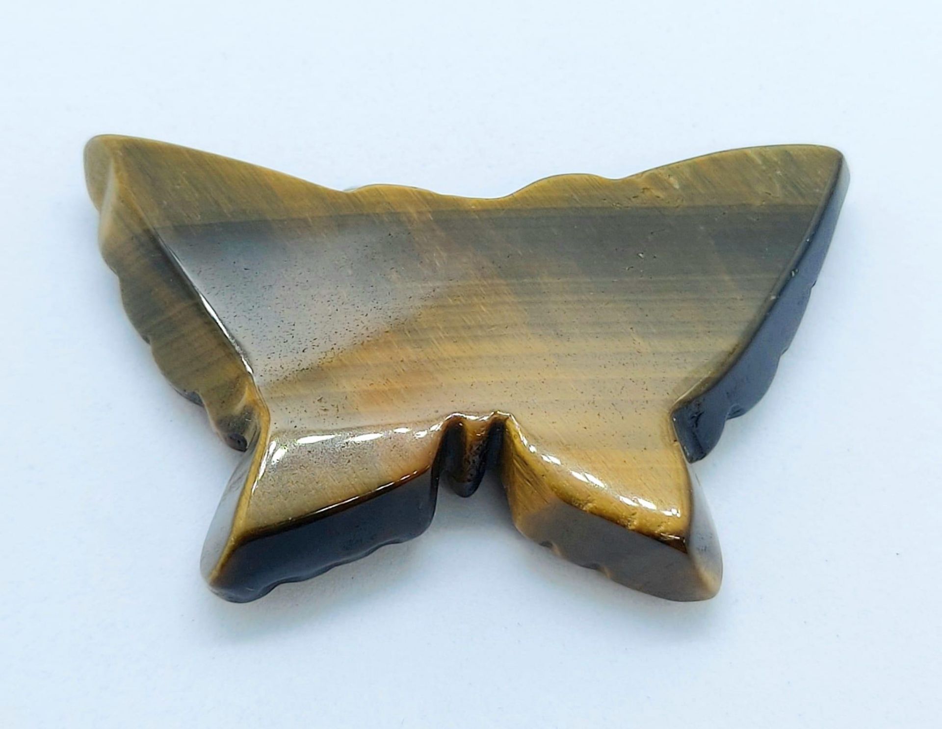A Tigers Eye Hand Carved Butterfly Figurine. 5cm wingspan. - Image 3 of 4