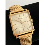 Gentlemans vintage RENOWN WRISTWATCH 17 jewels. Having gold plated square face (10 microns) with