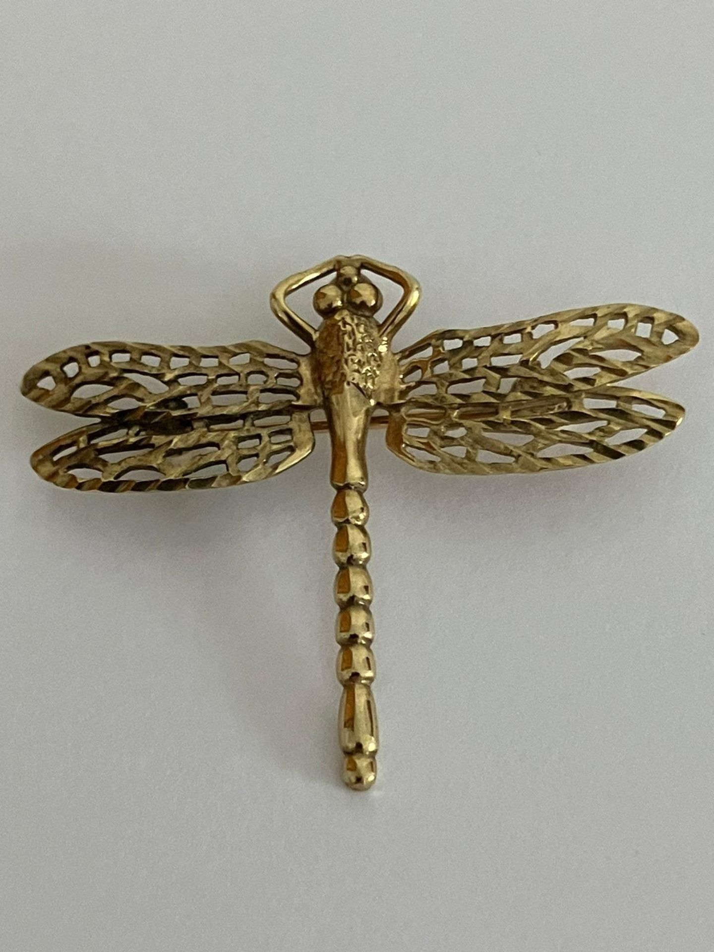 9 carat YELLOW GOLD FIREFLY BROOCH Having beautiful filigree wings complete with full UK hallmark. - Image 4 of 5