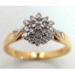 18K YELLOW GOLD DIAMOND CLUSTER RING. 0.25CT DIAMOND. TOTAL WEIGHT 3.4G. SIZE M
