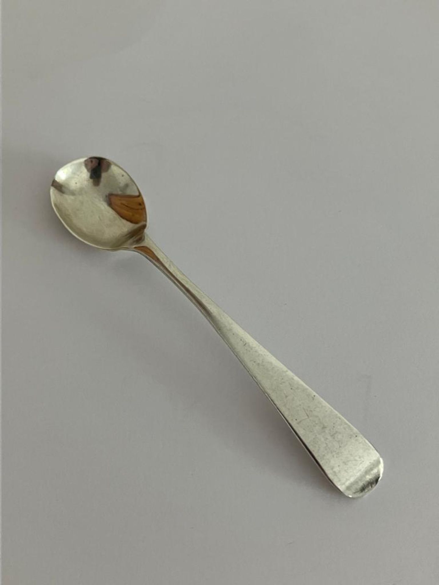 Antique SILVER SALT SPOON Having clear hallmark for Robert Pringle, Sheffield 1919. Exceptional