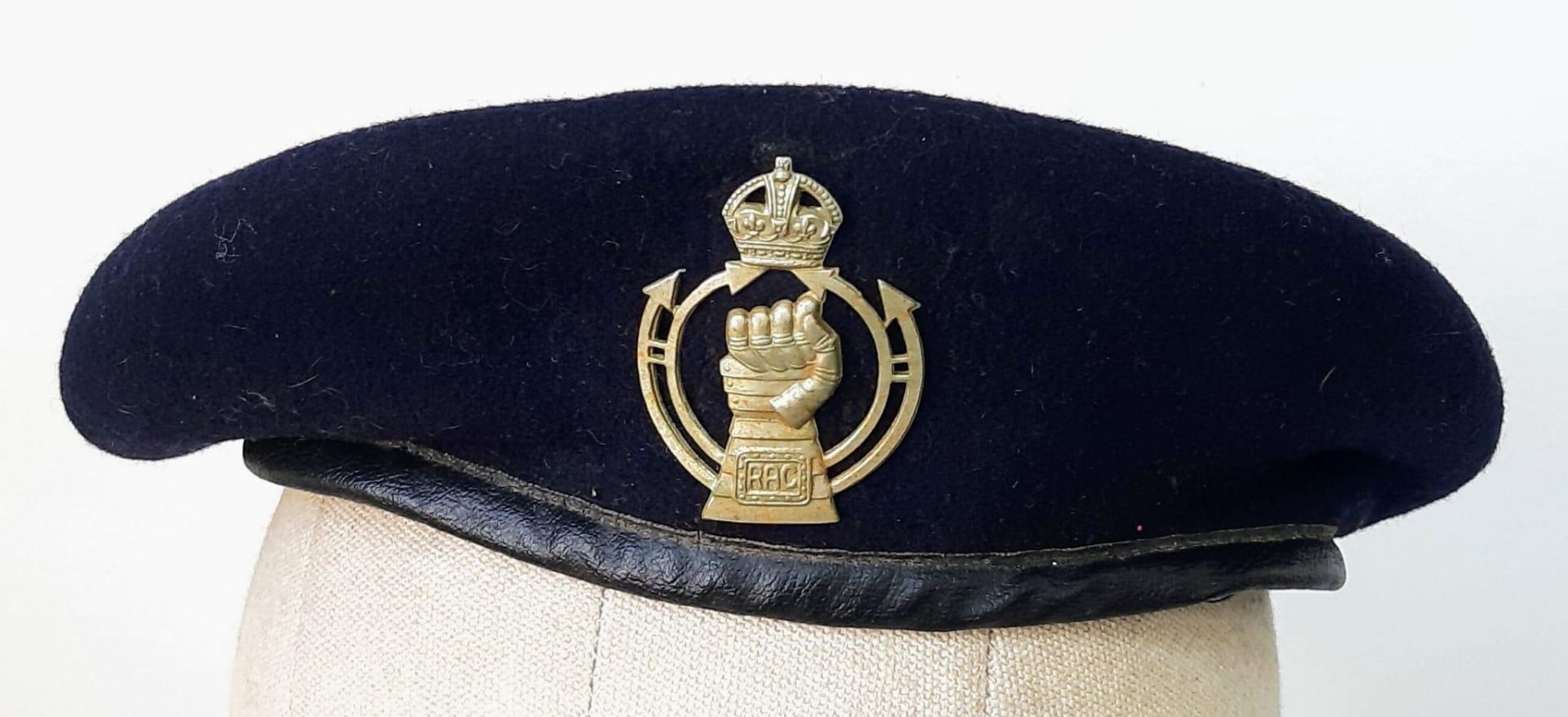 WW2 Royal Armoured Corps Beret. Leather strip over the inner vents.