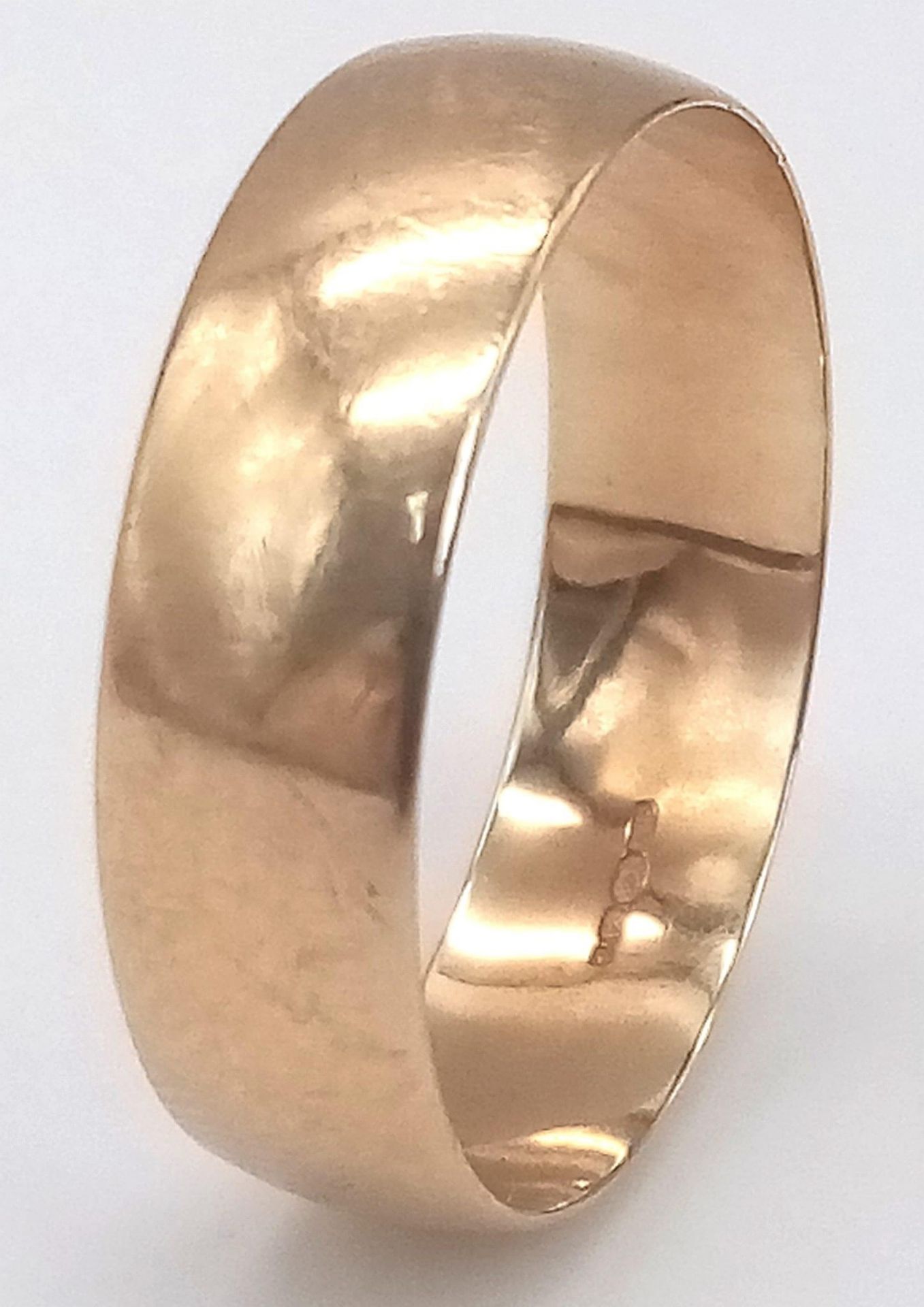 A Vintage 9K Yellow Gold Band Ring. Size R. 2.2g