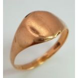 18K YELLOW GOLD VINTAGE SHIELD SIGNET RING. HALLMARKED CHESTER. TOTAL WEIGHT 4.7G. SIZE V