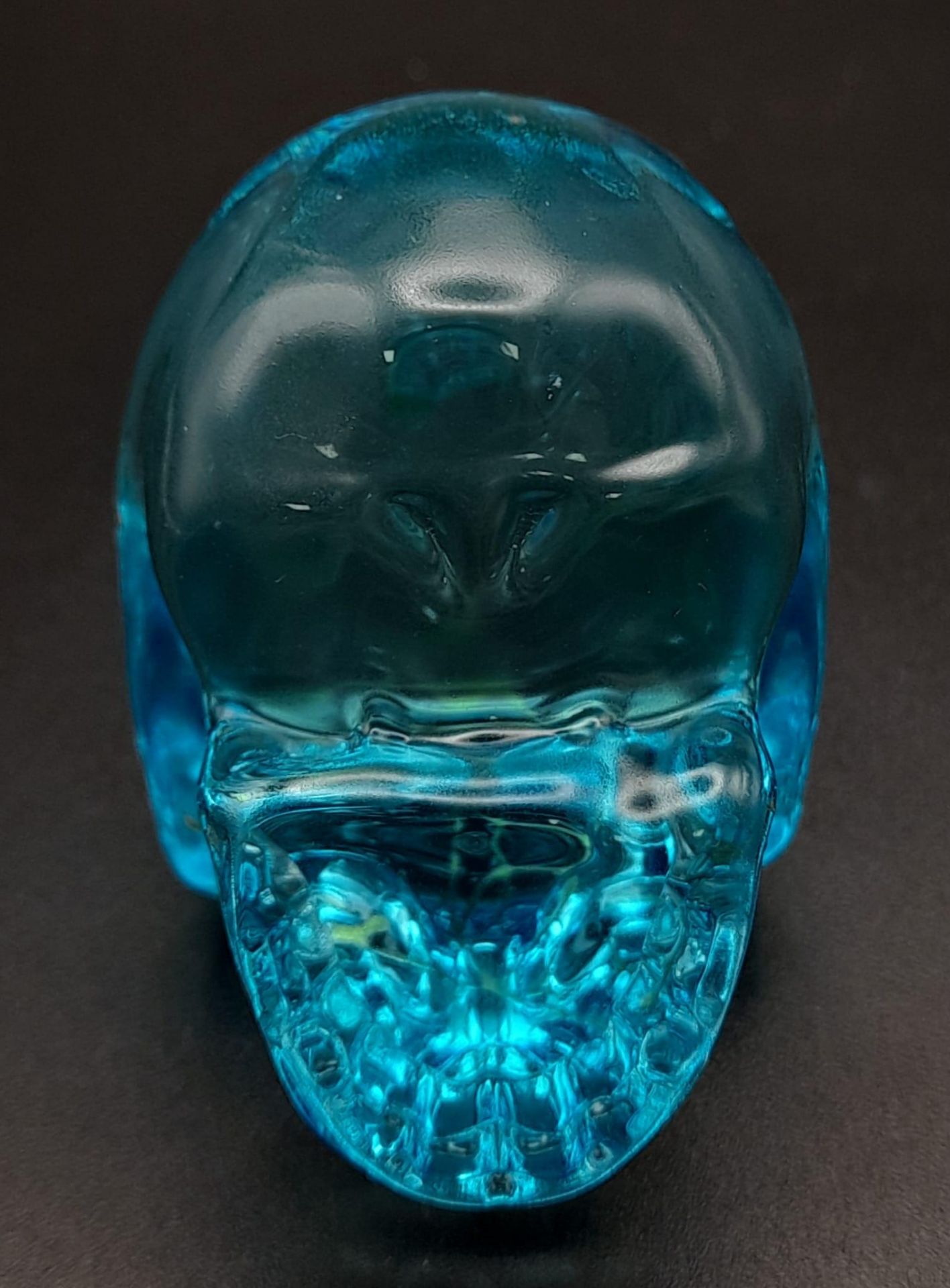 A Hand-Carved Blue Crystal Quartz Skull Figure. Paperweight or curiosity. %cm x 4cm - Image 4 of 5