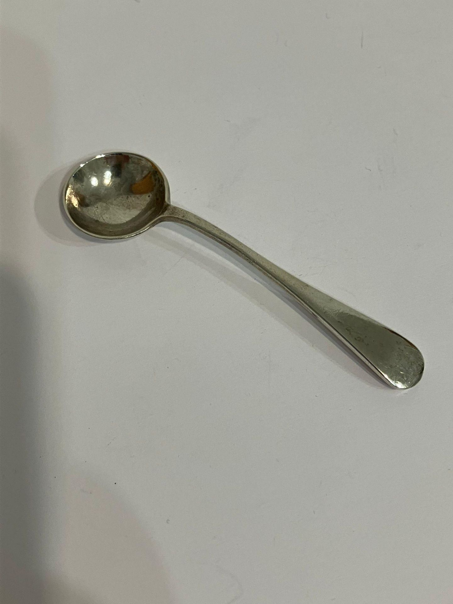 Antique SILVER SALT SPOON with clear hallmark For Stokes and Ireland, Chester 1919. Having deep ‘