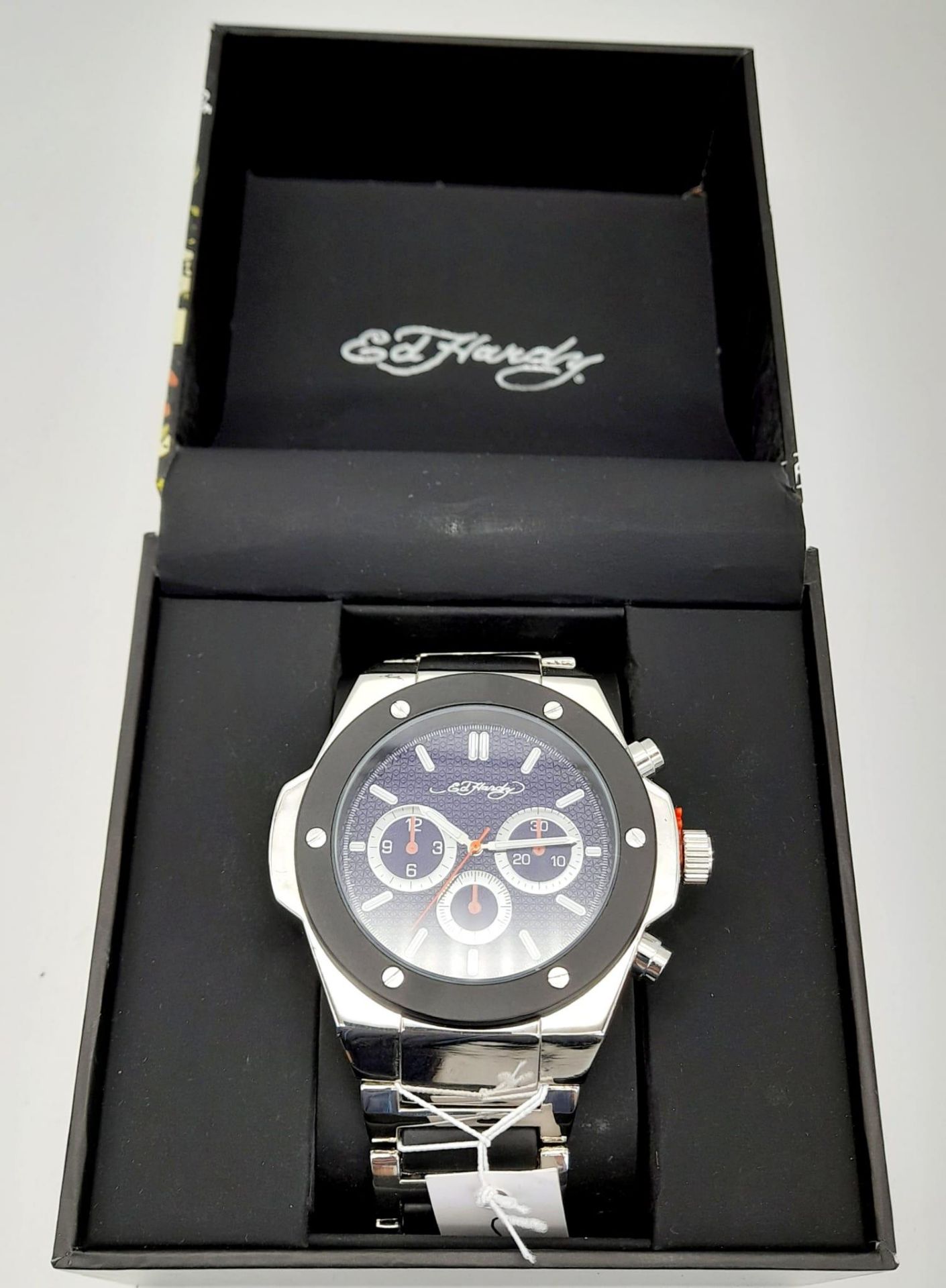 Three Different Style Ed Hardy Skull Quartz Watches. As new, in boxes. All in need of a battery so - Image 4 of 4