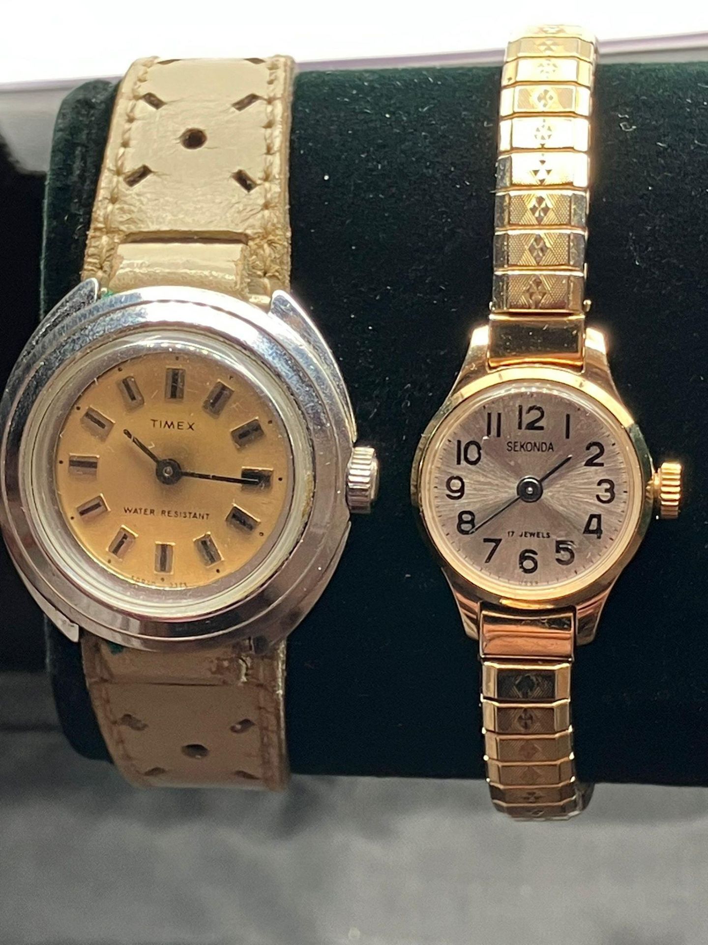 2 x Ladies vintage WRISTWATCHES. A rare TIMEX model 50950-2373 having grey leather strap. Together