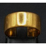 A Vintage 22K Yellow Gold Band Ring. Full UK hallmarks. Size I. 5.57g weight.