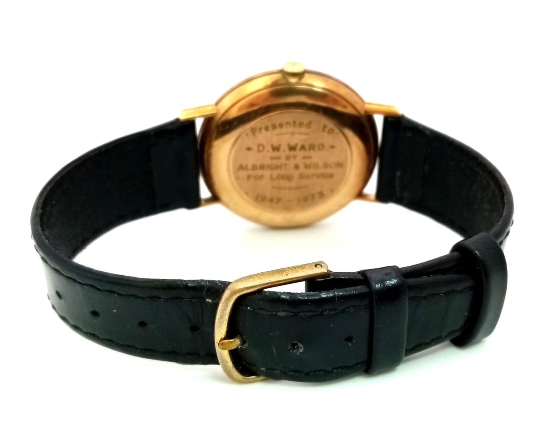 A Beautiful Vintage 9K Gold Omega Geneve Gents Watch. Black leather strap. 9K gold case - 34mm. - Image 5 of 6