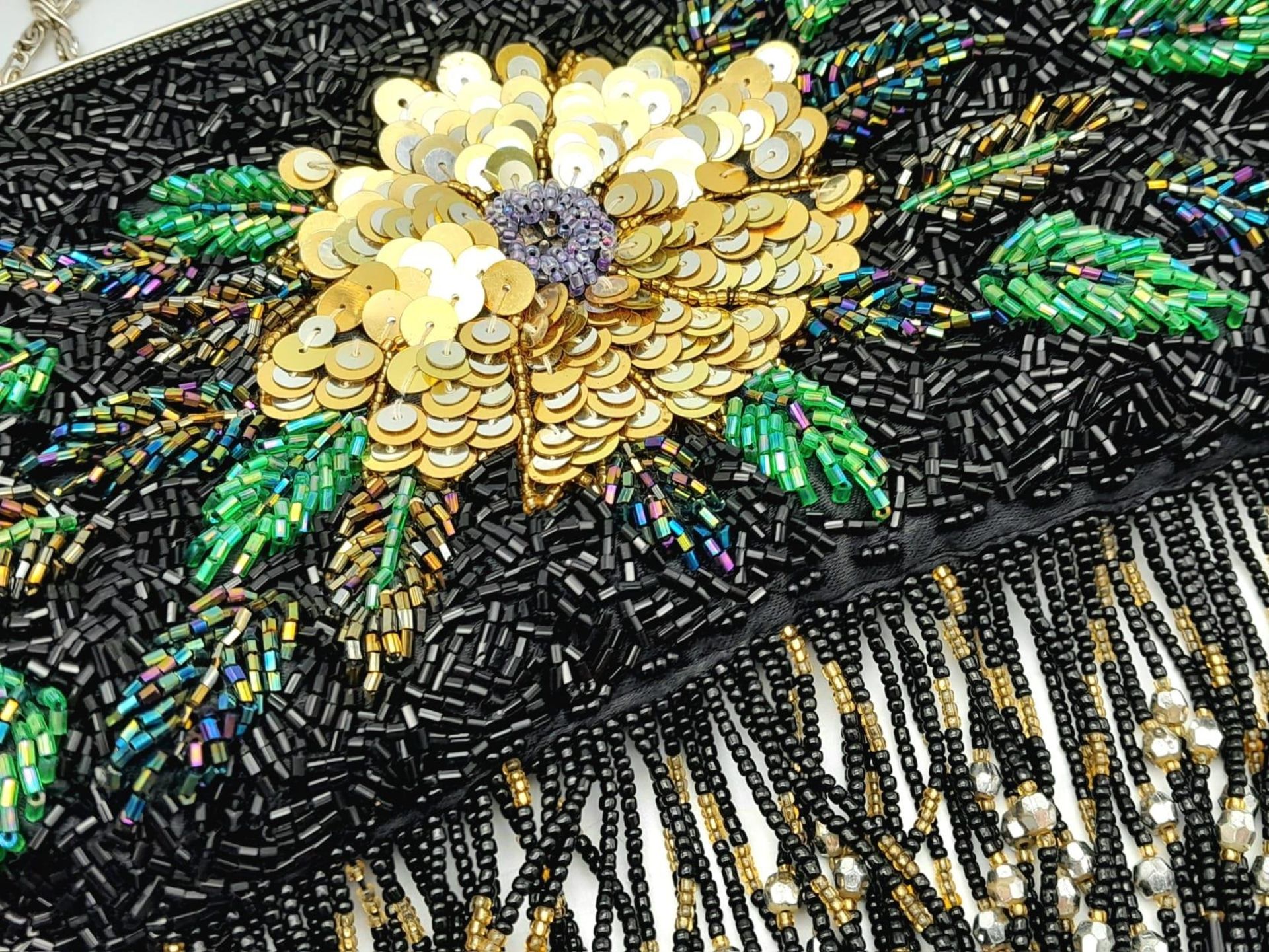 A Fashionable Floral Beaded Bag. Sequins and tassels decoration. Silver tone shoulder chain. 23cm - Image 2 of 5
