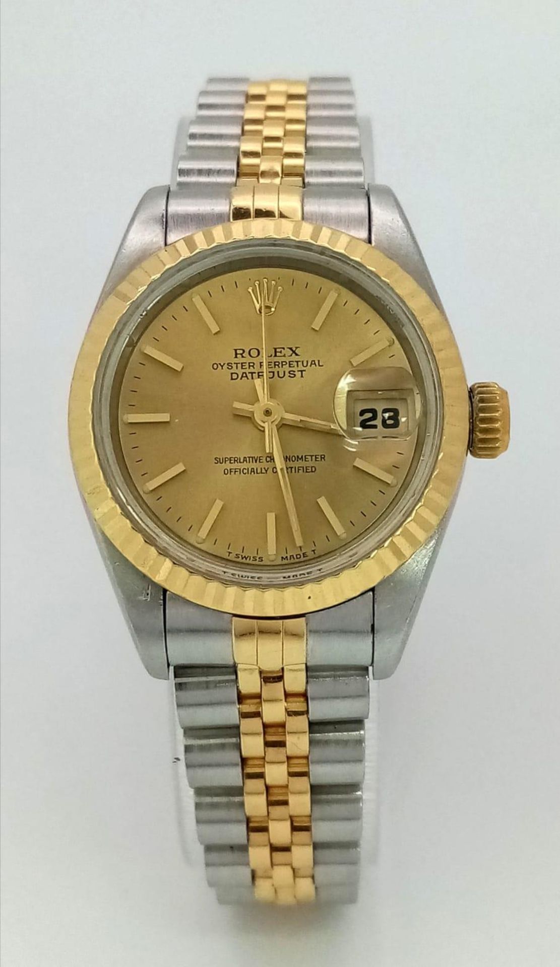 A LADIES ROLEX OYSTER PERPETUAL DATEJUST BI-METAL WATCH WITH GOLDTONE DIAL . 26mm - Bild 5 aus 15