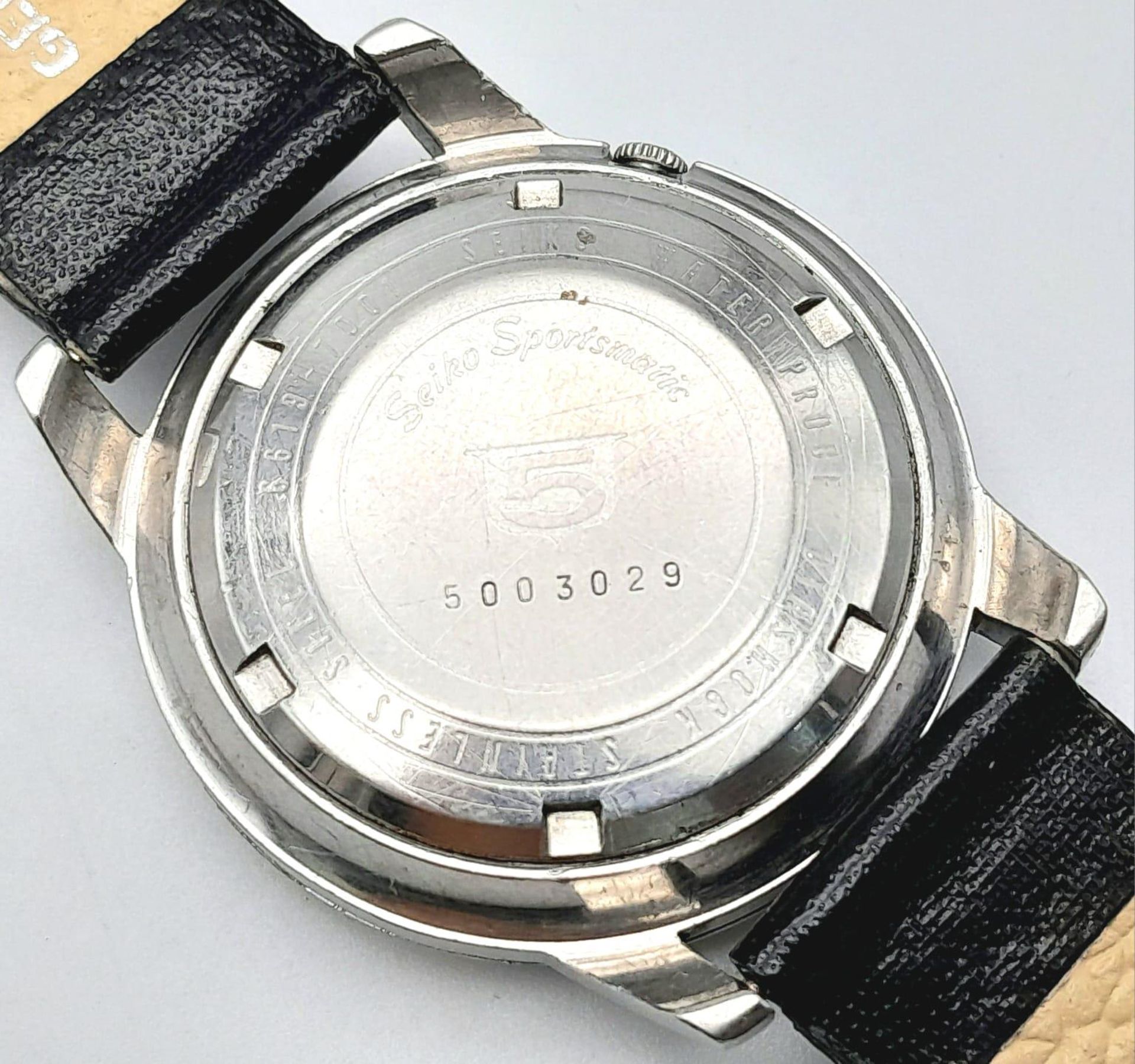 A Rare Vintage Seiko 5 Sportsmatic Gents Watch. 21 jewels, black leather strap. Stainless steel case - Bild 5 aus 7