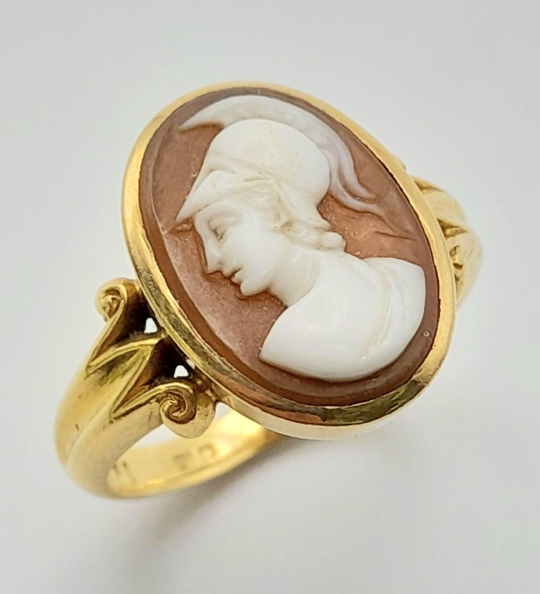 A Vintage 18K Yellow Gold Cameo Ring. Size N. 5.4g total weight. - Image 3 of 7