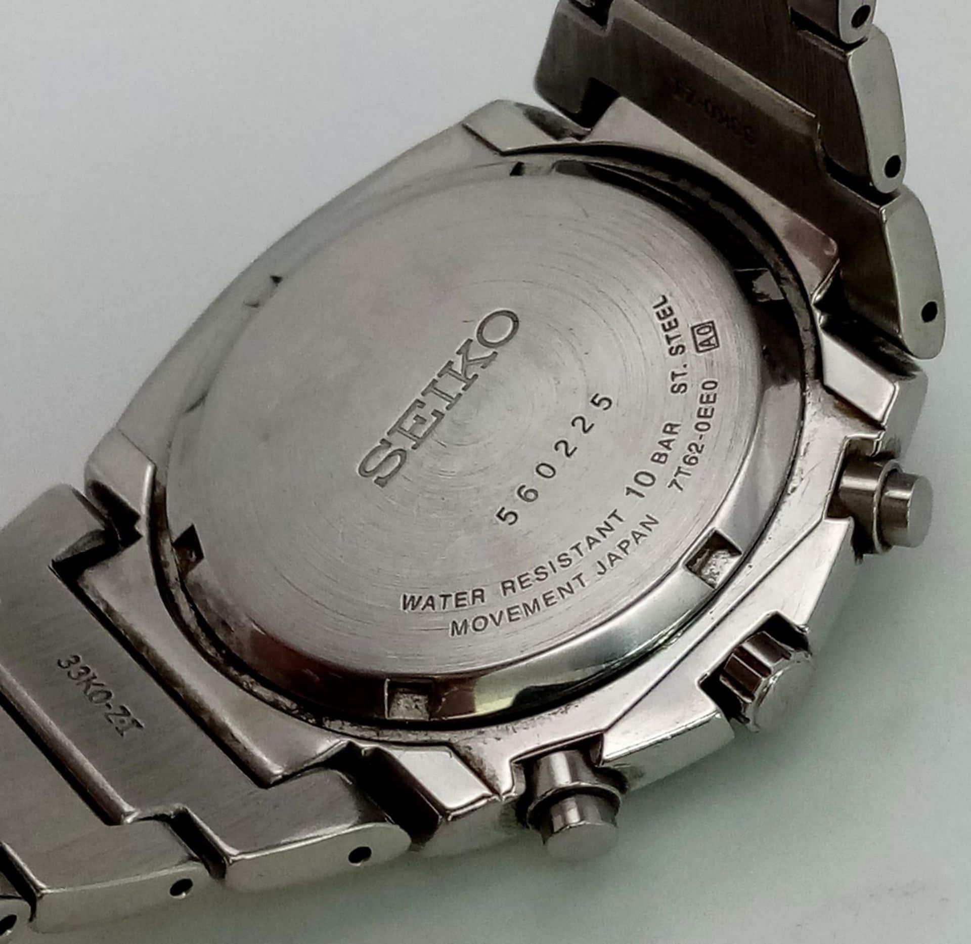 A Seiko Chronograph Quartz Gens Watch. Stainless steel strap and case - 40mm. Silver tone dial - Image 10 of 13