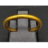 A Vintage 22K Gold Band Ring. Size M. 2.63g weight.