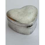 Vintage SILVER TRINKET BOX. Heart shaped with plush lining. 59 grams. 6 x 5 cm.