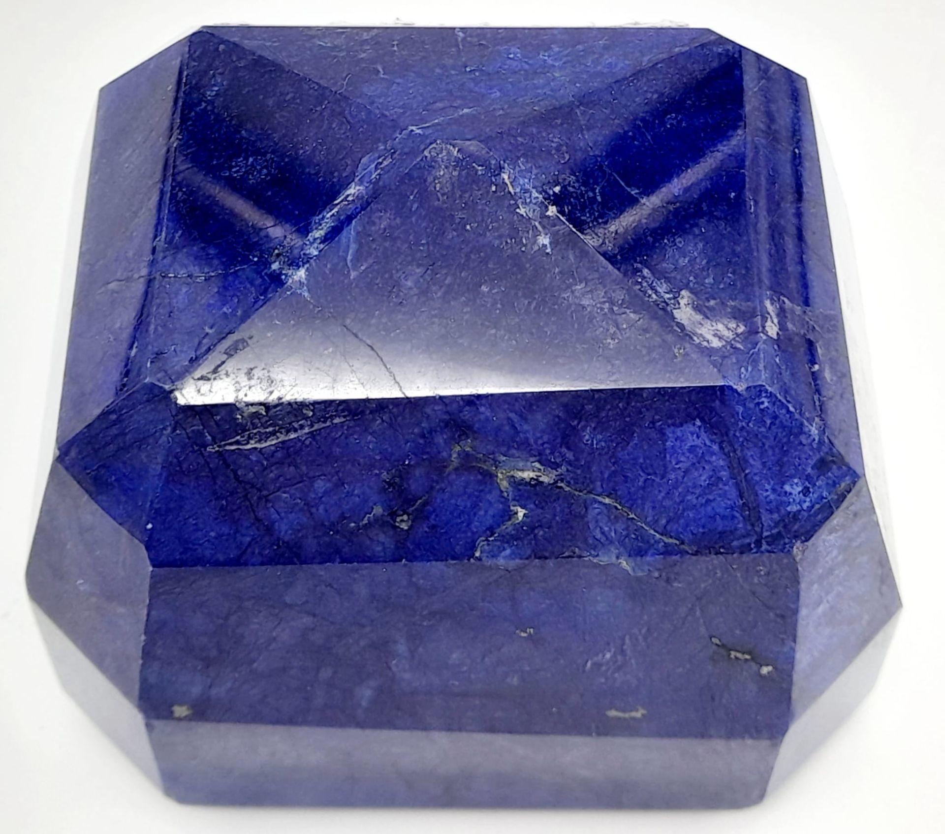 A 4230ct Rare Natural Blue Sapphire, Octagonal Shape. Comes Complete with GLI Certificate. - Image 2 of 8