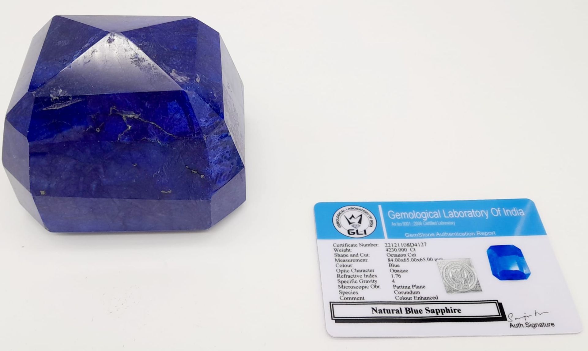 A 4230ct Rare Natural Blue Sapphire, Octagonal Shape. Comes Complete with GLI Certificate. - Image 5 of 8