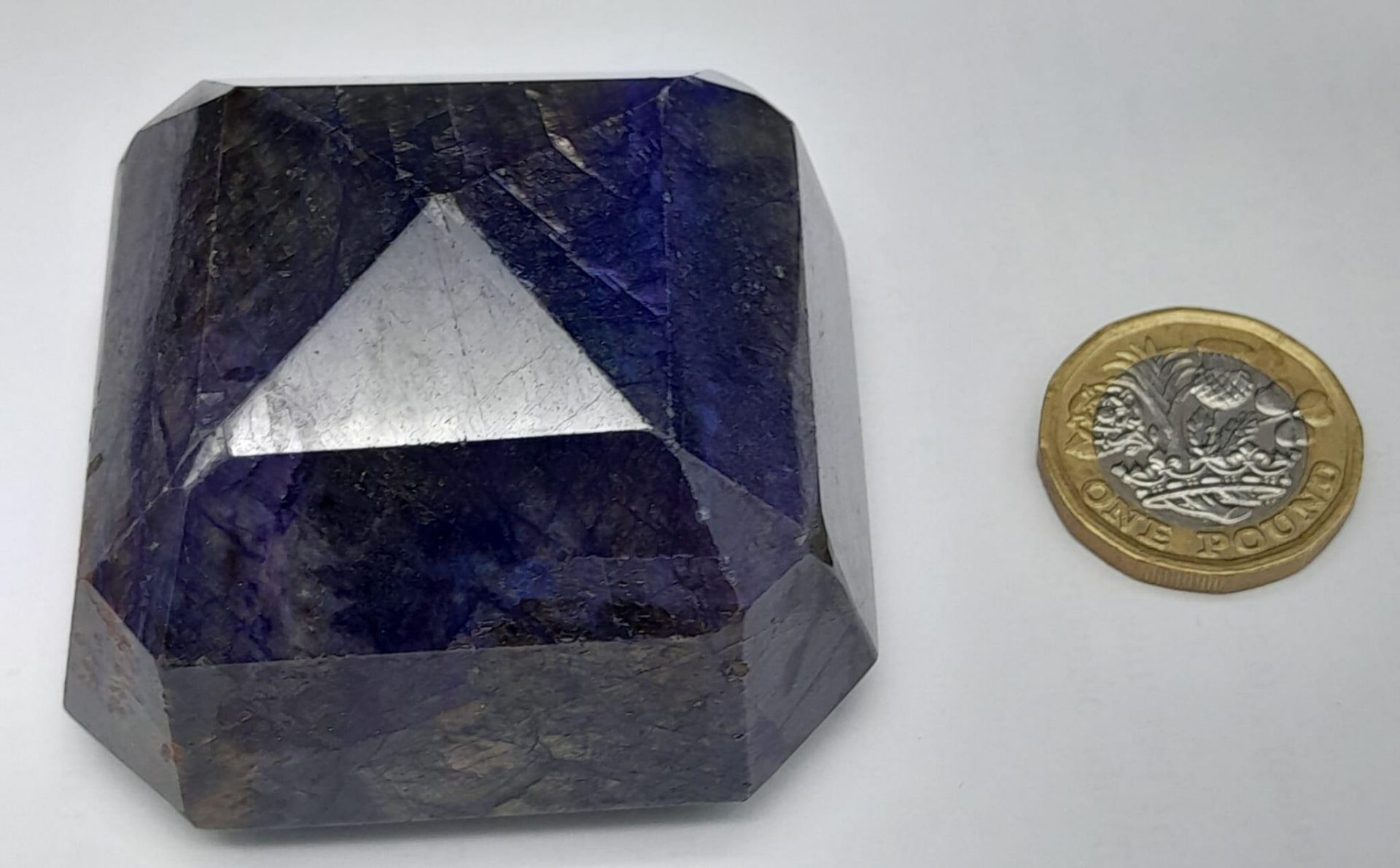 An Impressive 1223ct Faceted Blue Sapphire. Octagonal Shape. GRS Lab Certified. - Image 3 of 4