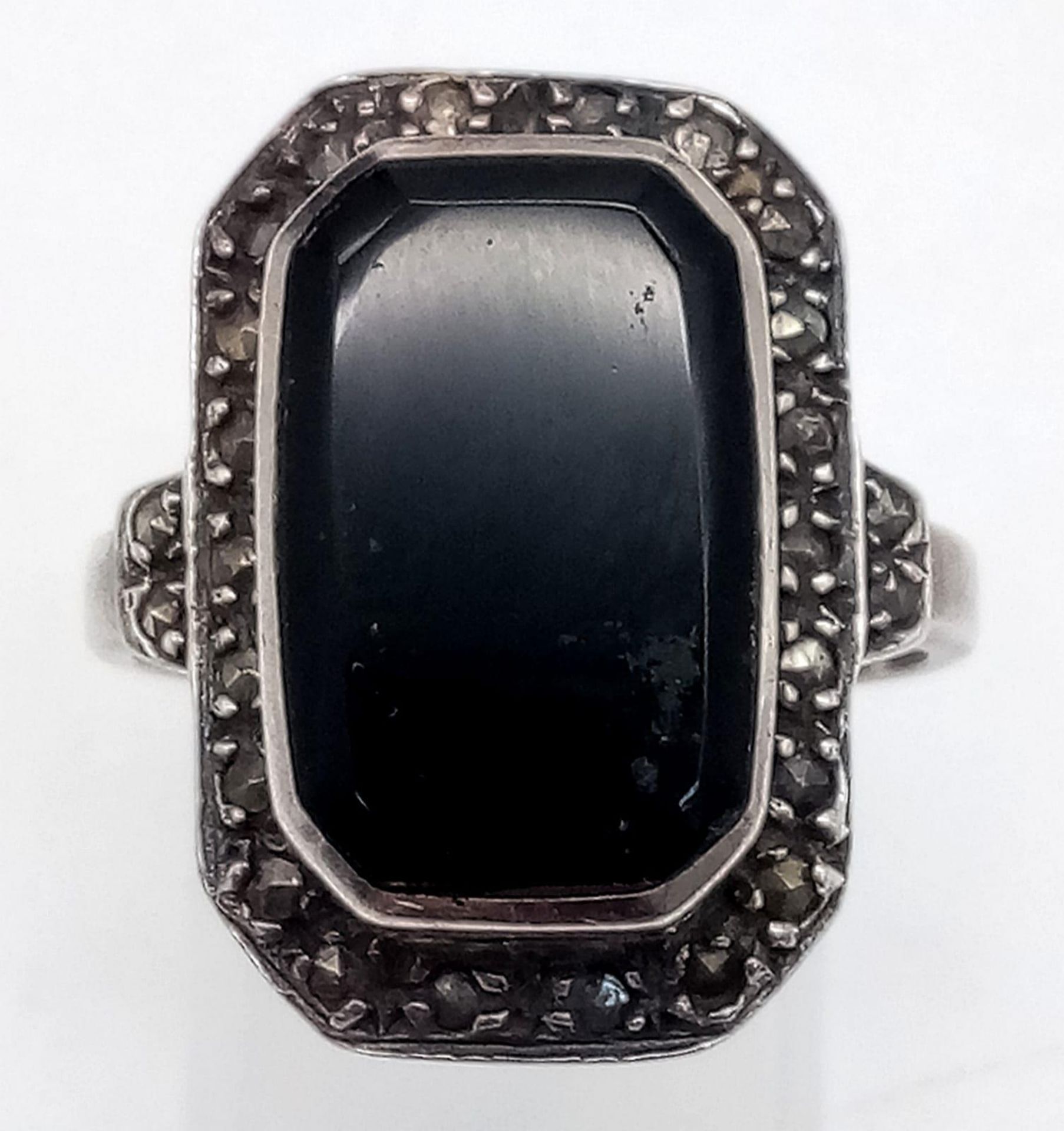 A 925 silver large black onyx with gemstone decoration surrounding. Total weight 5.85G. Size Q. 2 - Image 2 of 5