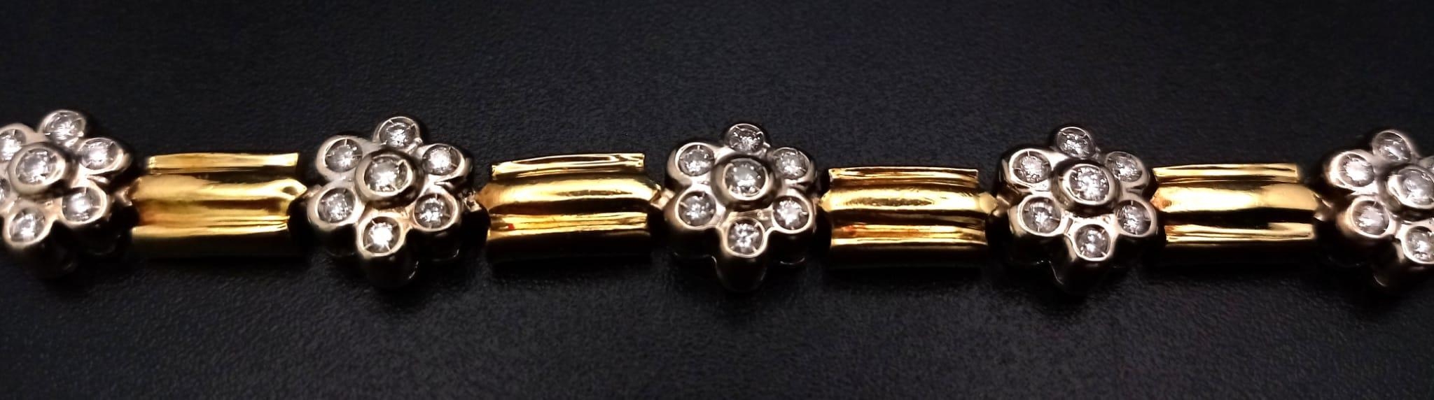 A BEAUTIFUL 18K YELLOW GOLD DIAMOND SET BRACELET, WITH APPROX 0.85CT DIAMONDS FORMING FLOWER PATTERS - Bild 3 aus 5