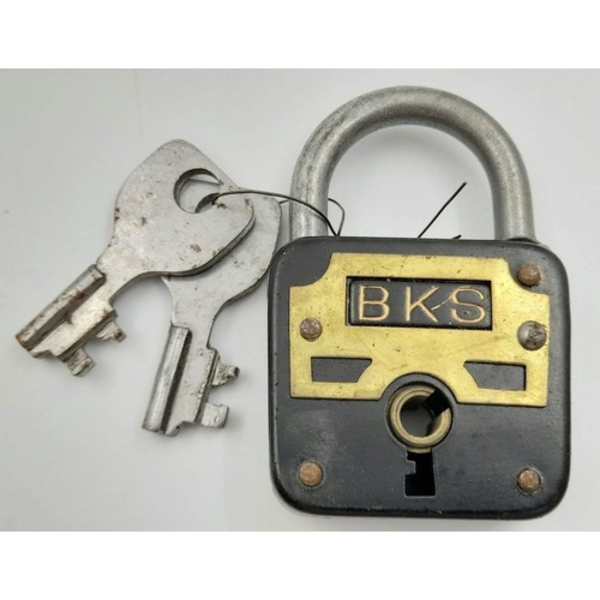 An Un-issued German Army locker padlock with keys - in original packet of issue. - Image 2 of 2